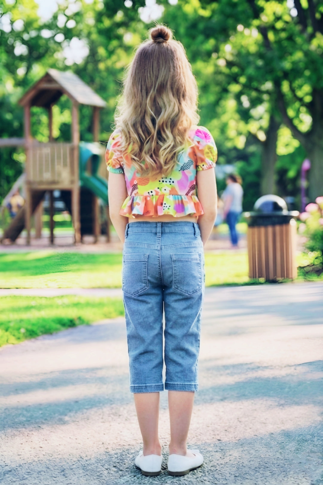 Girls Pink Colorful Abstract Print Ruffle Crop Top & Embroidered Denim Capri Set