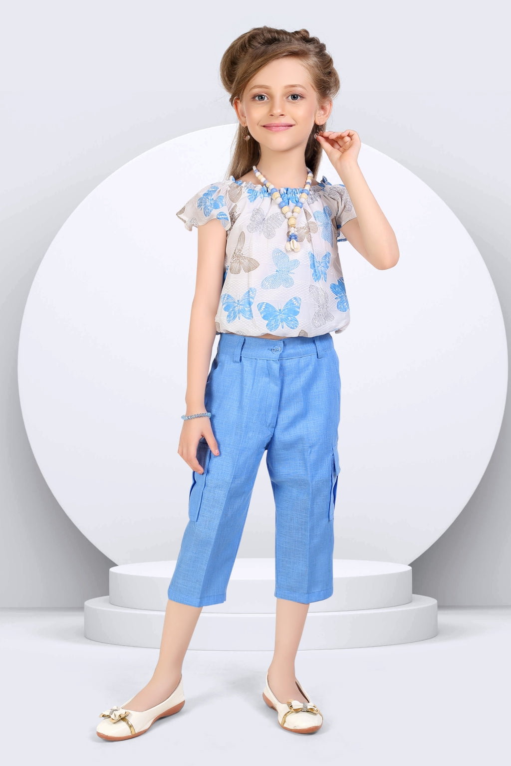 2-Piece Butterfly Printed Top & Cargo Capri Set With Necklace