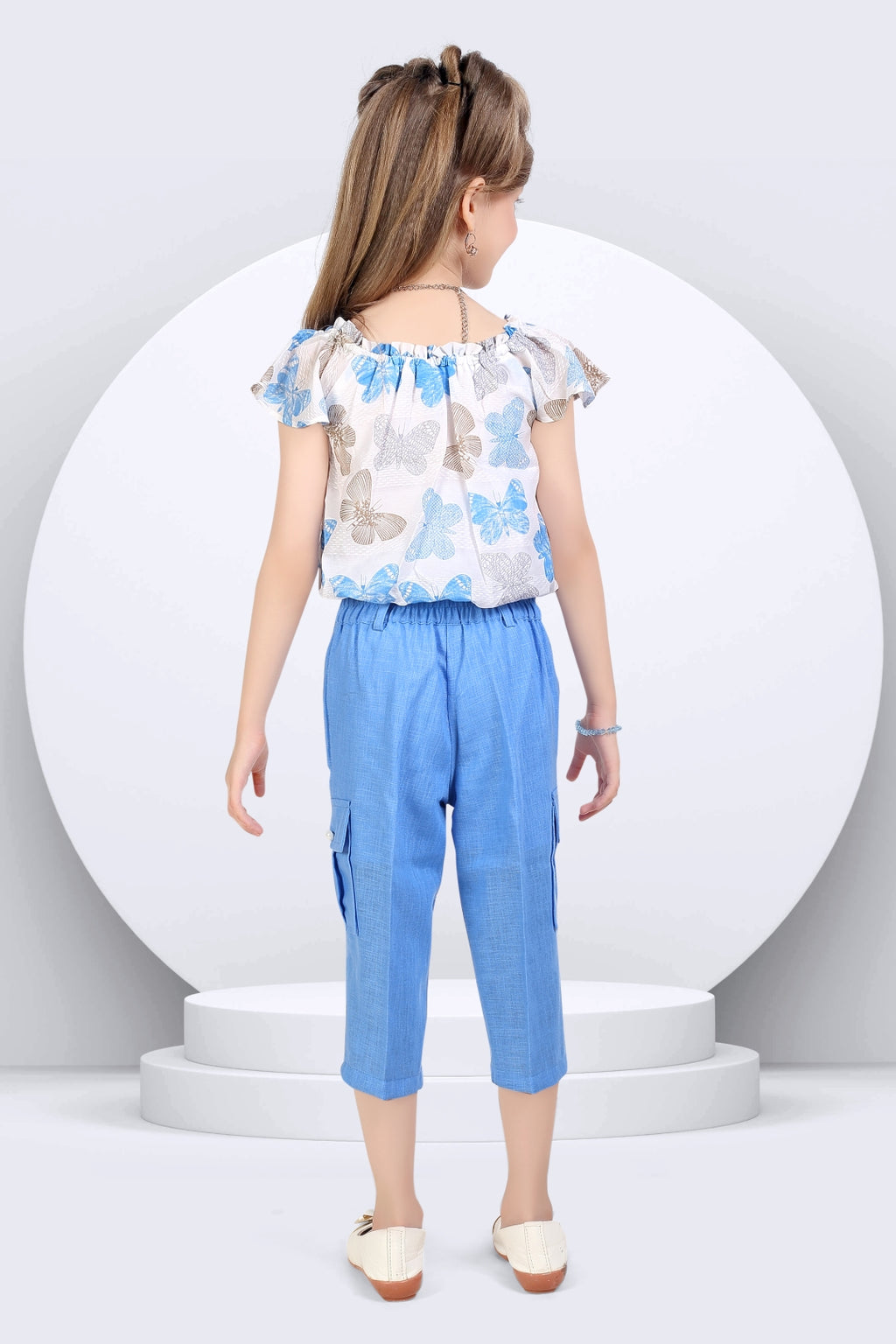 2-Piece Butterfly Printed Top & Cargo Capri Set With Necklace