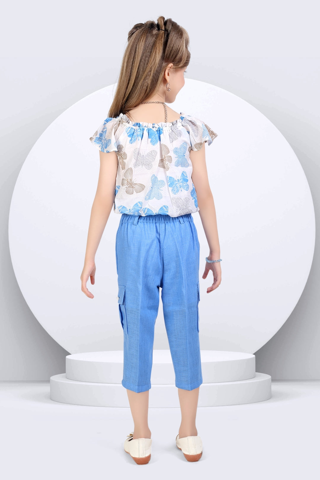 2-Piece Butterfly Printed Top & Cargo Capri Set With Necklace