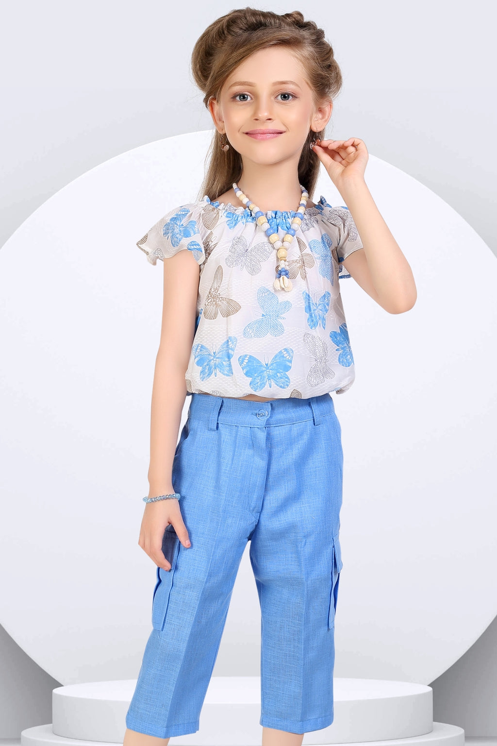 2-Piece Butterfly Printed Top & Cargo Capri Set With Necklace