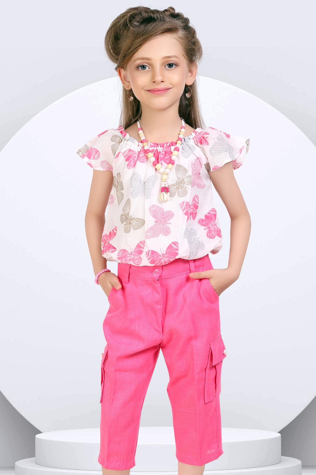 2-Piece Butterfly Printed Top & Cargo Capri Set With Necklace