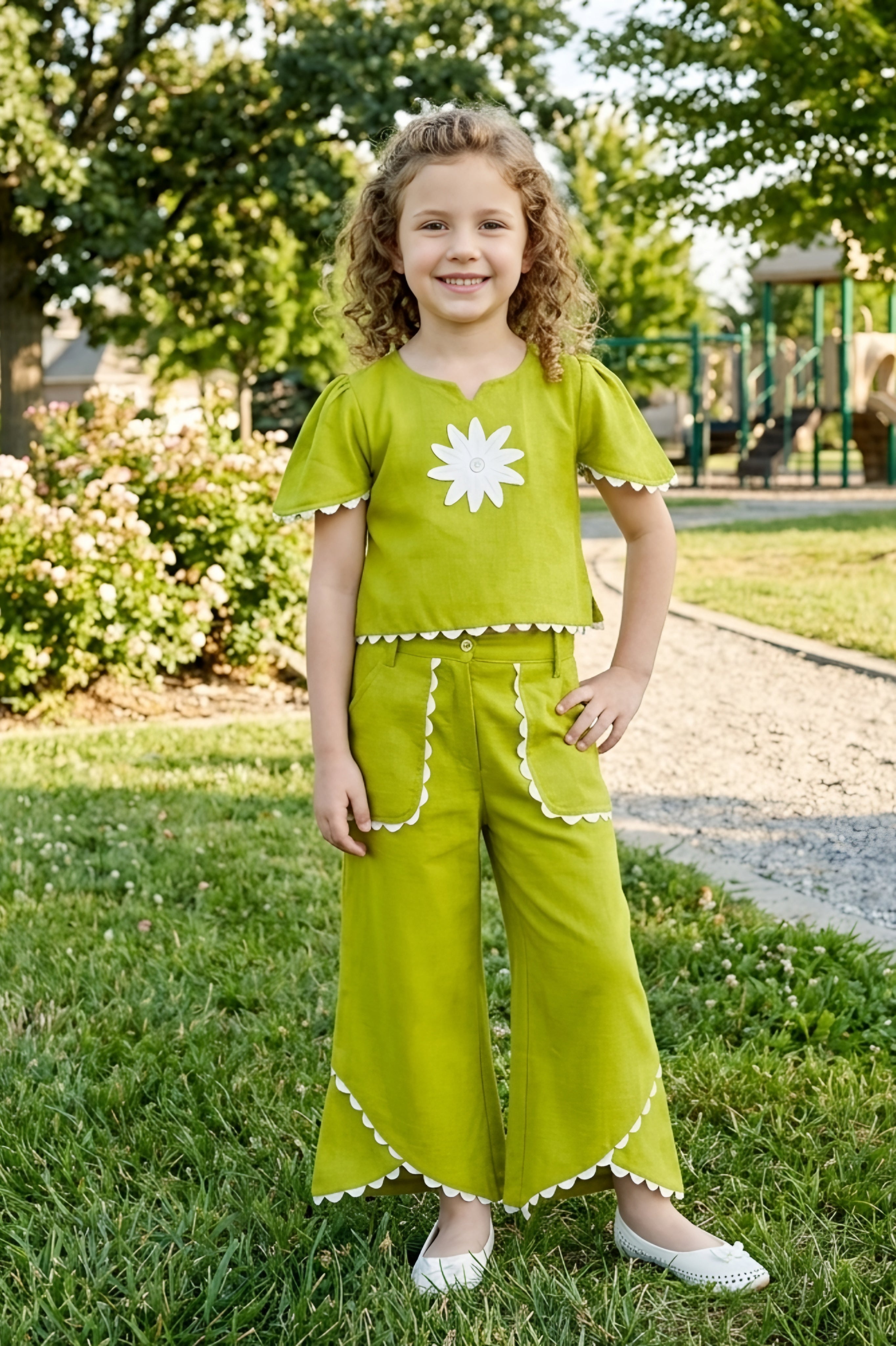 Girls Green 2-Piece Co-ord Set with White Daisy Embroidered Top and Palazzo