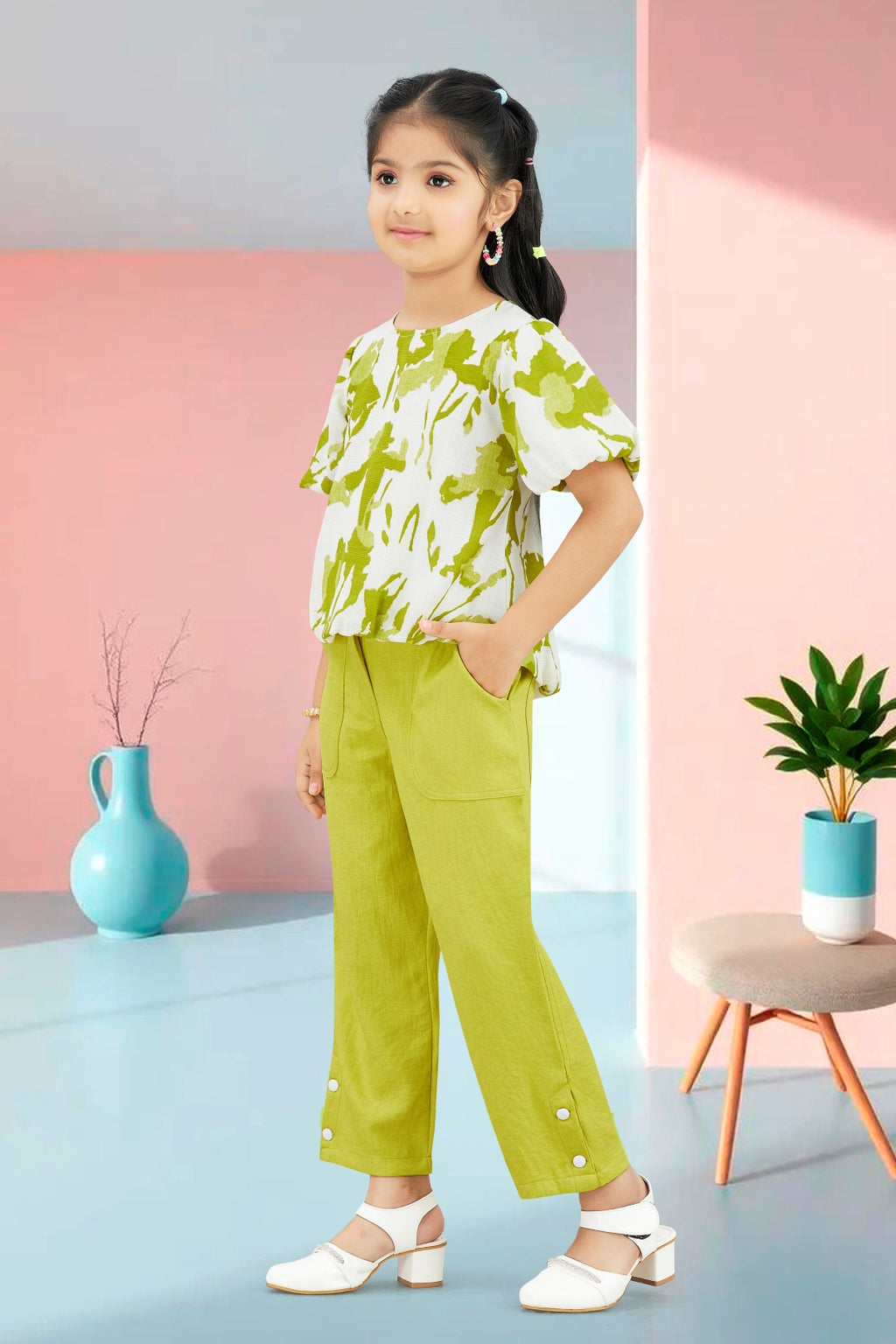 Girls Green 2-Piece Co-ord Set with Printed Puff Sleeve Top and Pants