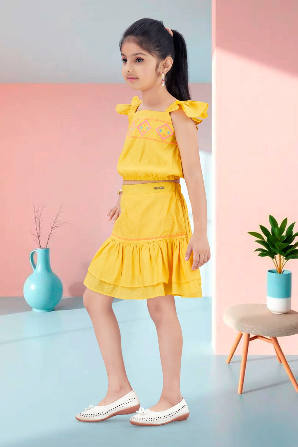 Girls Pink 2-Piece Skirt Set with Ruffled Flutter Sleeves and Embroidery