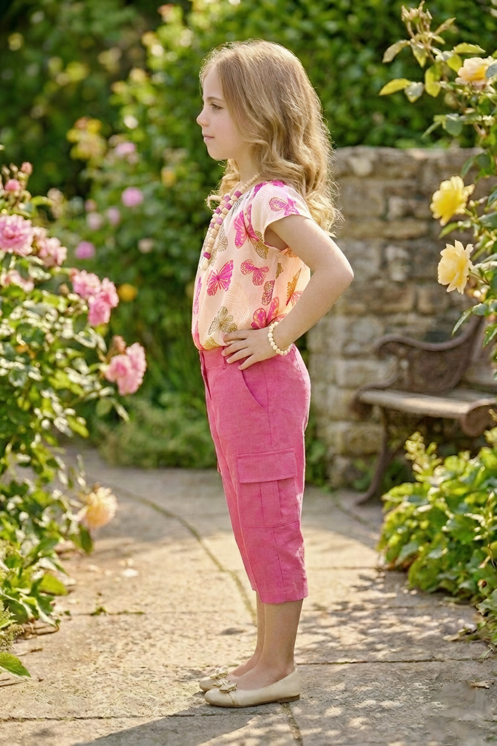 2-Piece Pink Butterfly Printed Top & Cargo Capri Set With Necklace