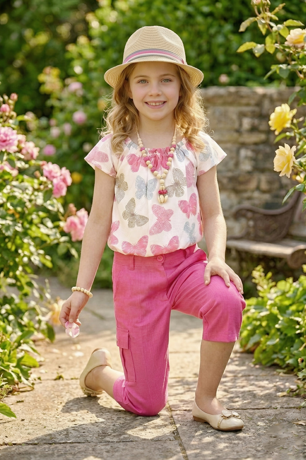 2-Piece Pink Butterfly Printed Top & Cargo Capri Set With Necklace